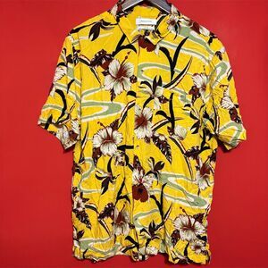 Urban Outfitters Men's‎ L Floral Aloha Button-Up Shirt